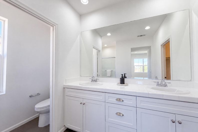 Photo 17 of 31 of 21981 Propello Dr, Santa Clarita, CA