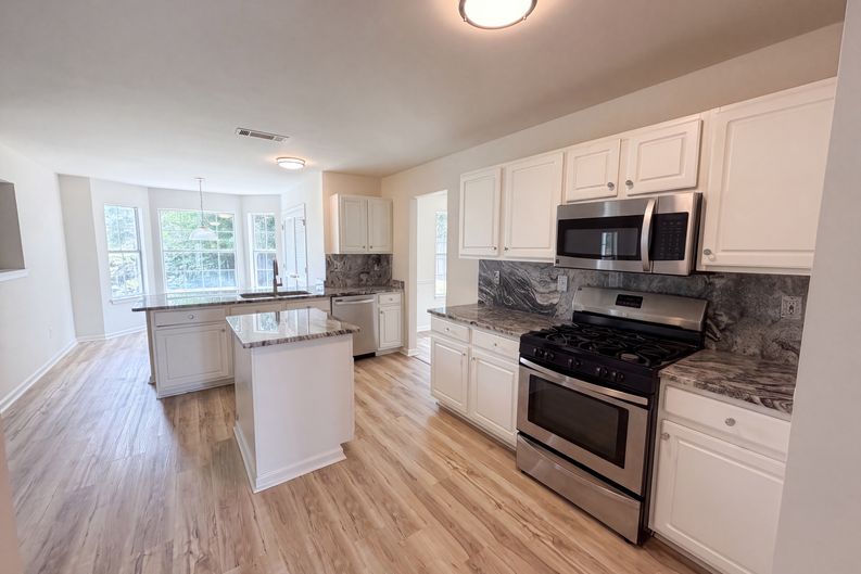 Photo 12 of 23 of 401 Callaway Ln, Conyers, GA
