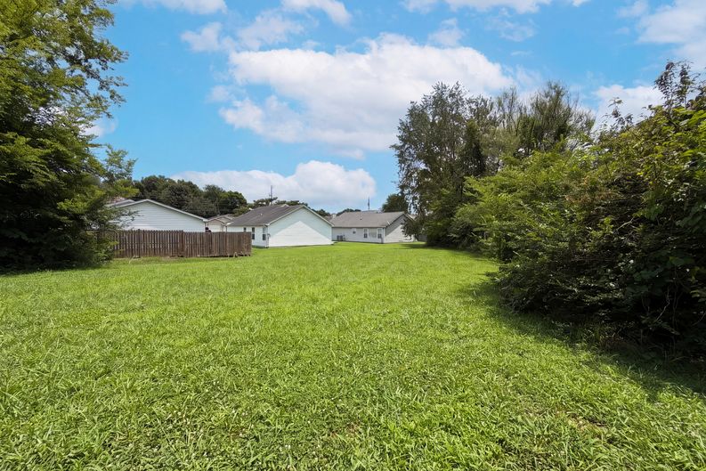 Photo 5 of 20 of 499 Holland Ridge Dr, La Vergne, TN