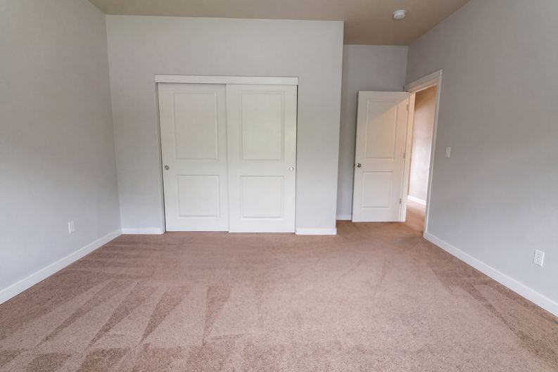Photo 16 of 27 of 13049 SE Meadehill Ave, Happy Valley, OR