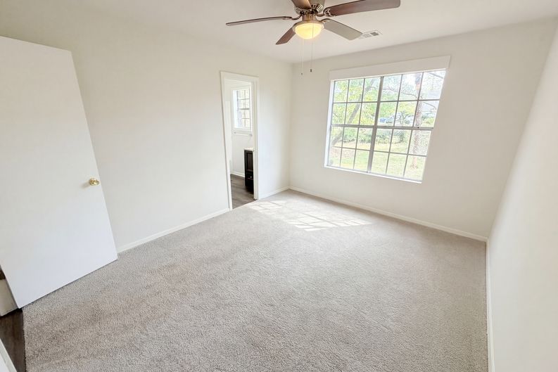 Photo 28 of 31 of 4727 Garden Hills Dr, Stone Mountain, GA