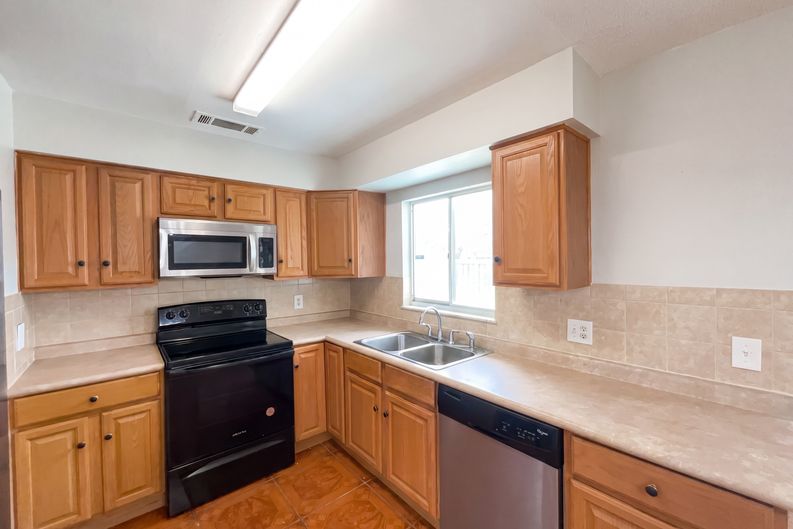 Photo 8 of 27 of 4805 Beacon St, Orlando, FL