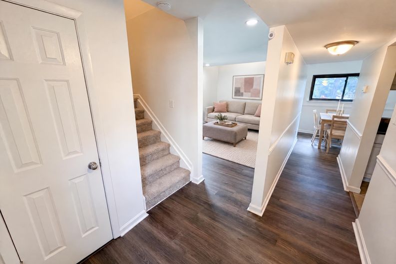 Photo 6 of 20 of 1625 Merry Oaks Rd, Charlotte, NC
