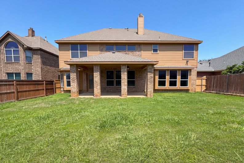 Photo 5 of 25 of 8613 Sunwood Ct, Fort Worth, TX