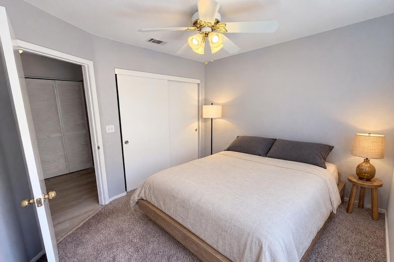 Photo 14 of 33 of 9121 Indian Breeze Dr, Las Vegas, NV