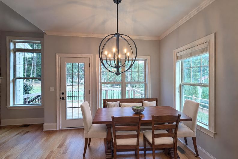 Photo 8 of 19 of 131 Lakeshore Hills Dr, Mooresville, NC