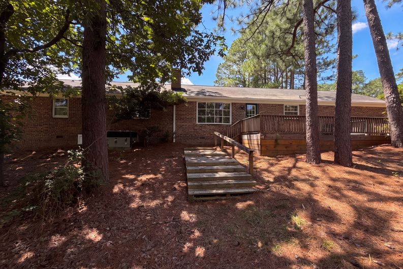 Photo 6 of 16 of 2101 Fordham Dr, Fayetteville, NC