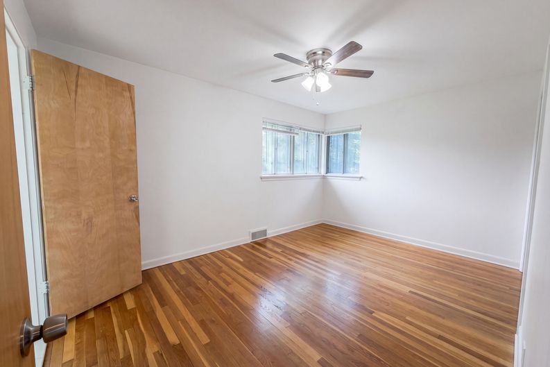 Photo 4 of 18 of 1136 Burch Ln, Saint Louis, MO
