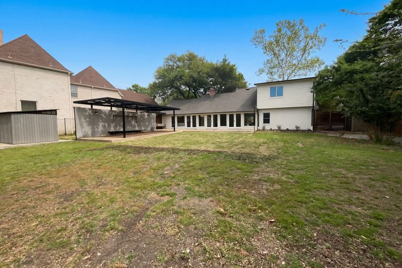 Photo 22 of 24 of 7121 Winding Creek Rd, Dallas, TX