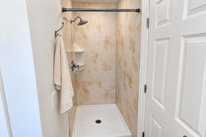 Photo 11 of 22 of 348 Haldale Dr, Carmel, IN