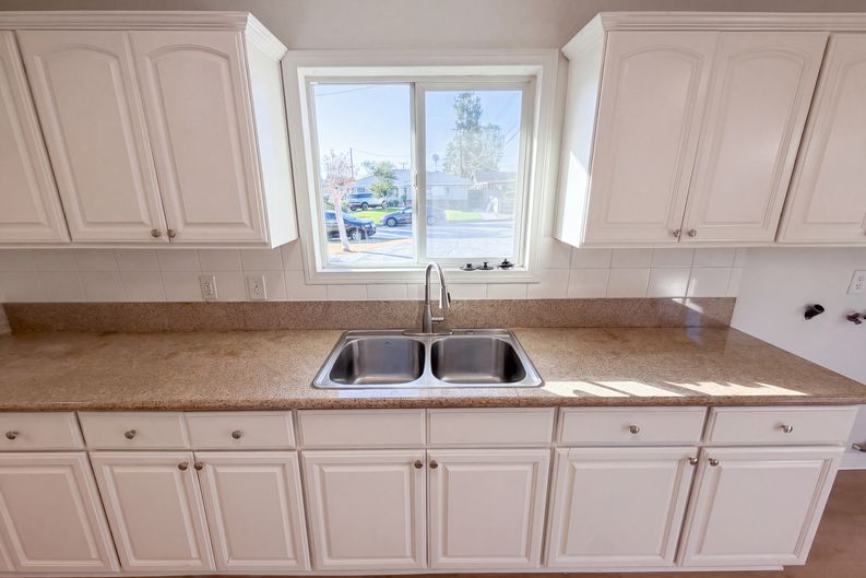 Photo 8 of 33 of 17138 Gumbiner Dr, La Puente, CA