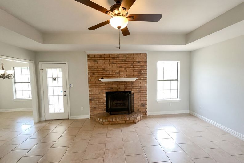 Photo 3 of 17 of 602 Torero Dr, Oak Point, TX