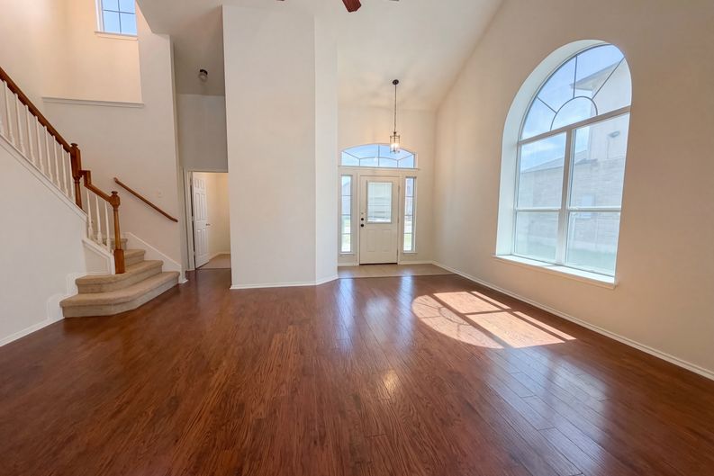 Photo 3 of 20 of 5105 Willamette Ln, Killeen, TX