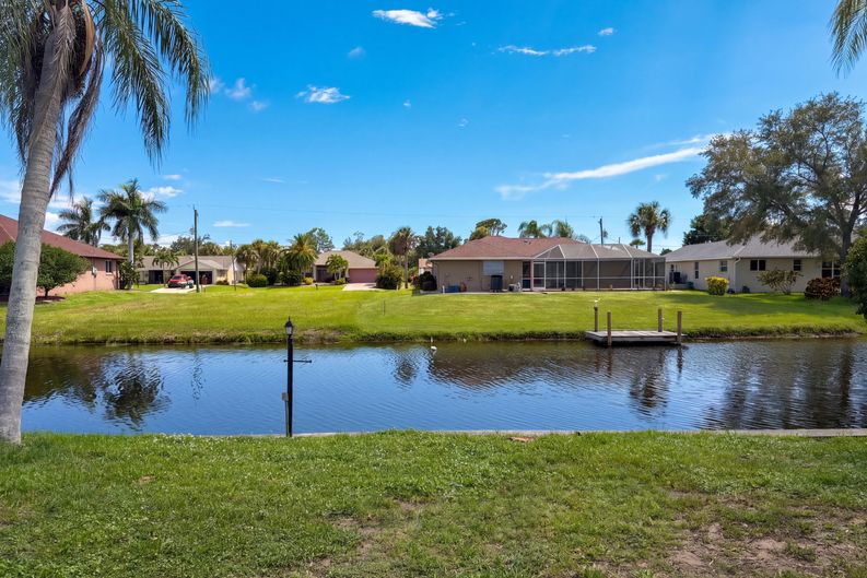 Photo 8 of 48 of 7 Bunker Rd, Rotonda West, FL