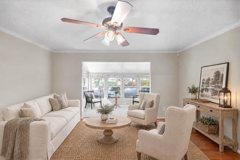 Photo 12 of 30 of 5145 Roswell Rd, Sandy Springs, GA