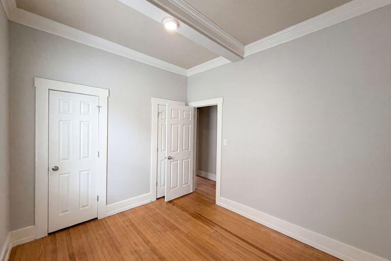 Photo 11 of 25 of 1510 E Raymond St, Indianapolis, IN
