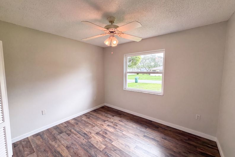 Photo 10 of 21 of 466 Leland Dr, Deltona, FL
