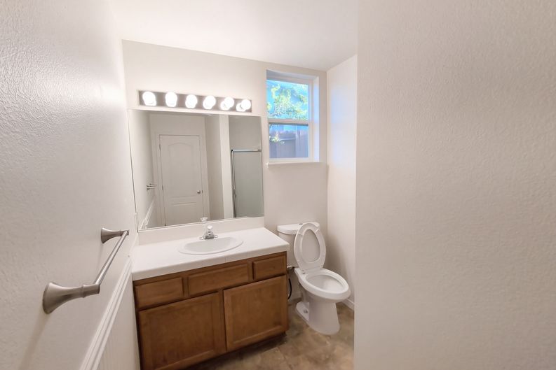 Photo 17 of 43 of 1465 Grand Point Way, Reno, NV