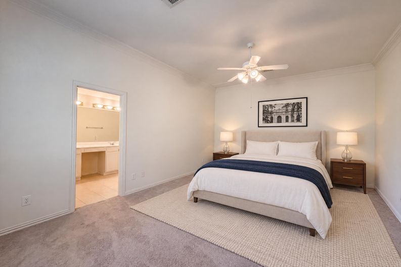 Photo 4 of 24 of 5307 Chatham Hill Ln, Houston, TX