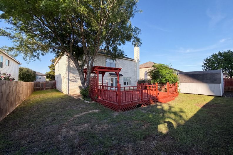 Photo 8 of 22 of 2727 High Point Dr, Round Rock, TX