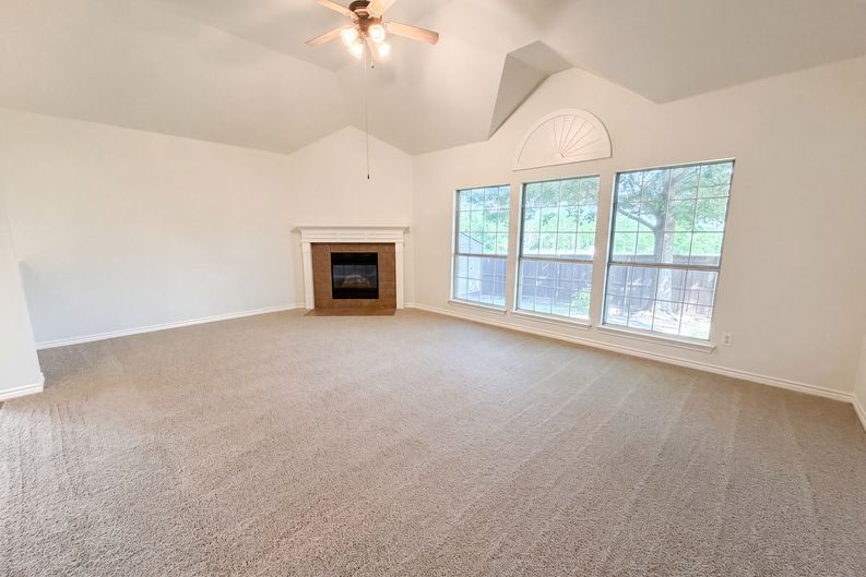 Photo 3 of 21 of 529 Olympia St, Desoto, TX