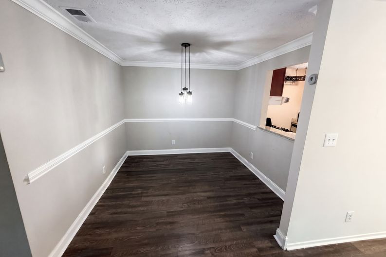 Photo 6 of 18 of 6818 Glenridge Dr, Atlanta, GA