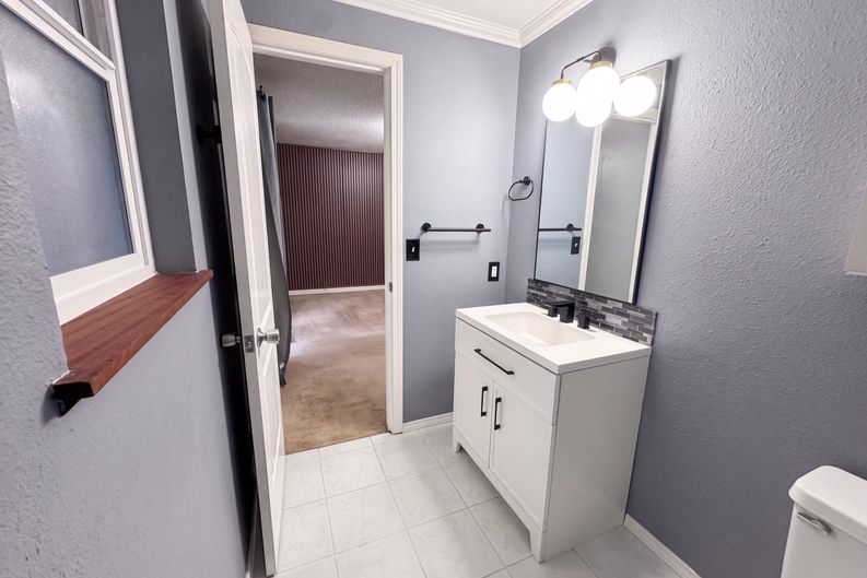 Photo 10 of 21 of 7022 160th Street Ct E, Puyallup, WA
