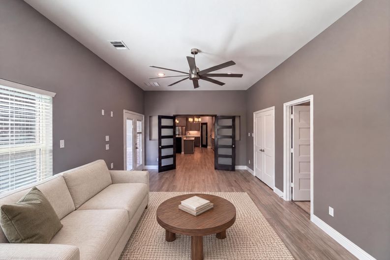 Photo 8 of 24 of 8912 Holt St, Lakeside, TX