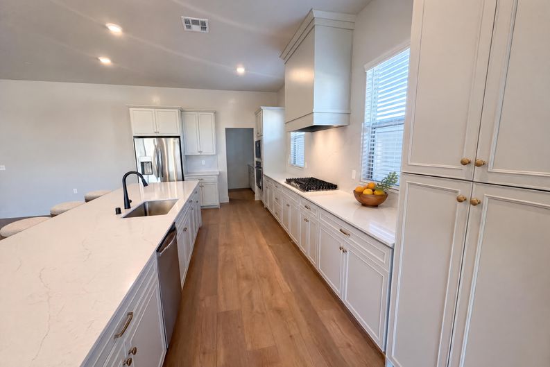 Photo 4 of 26 of 2287 N Marion Ave, Clovis, CA