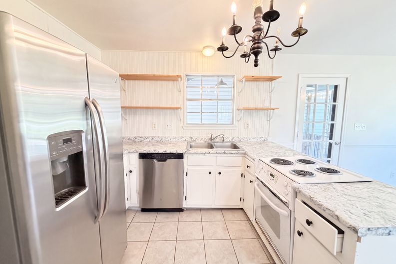 Photo 13 of 19 of 4334 Morningside Dr, Helena, AL