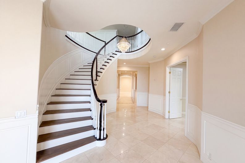 Photo 11 of 31 of 17109 Santa Cruz Ct, Yorba Linda, CA
