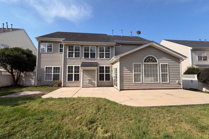 Photo 5 of 25 of 821 Pinkney Pl, Stanley, NC