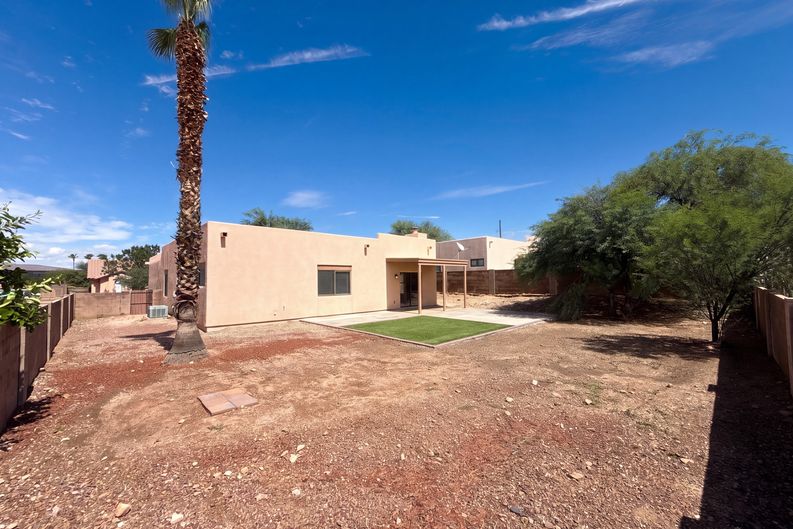 Photo 15 of 16 of 7086 N Avenida Adella, Tucson, AZ