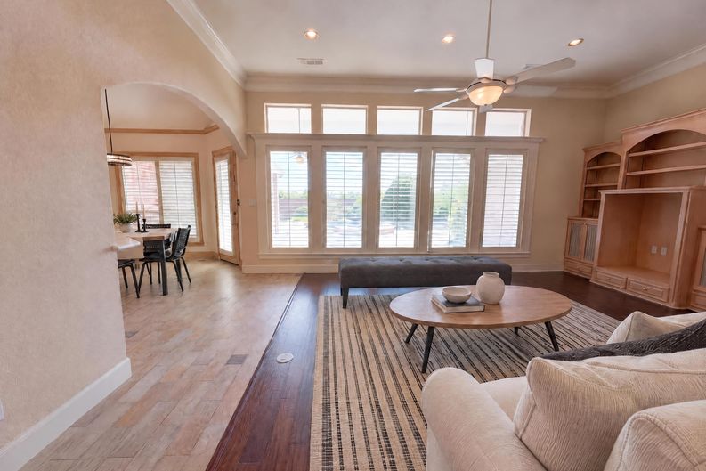 Photo 9 of 29 of 619 Edgewood Ln, Red Oak, TX