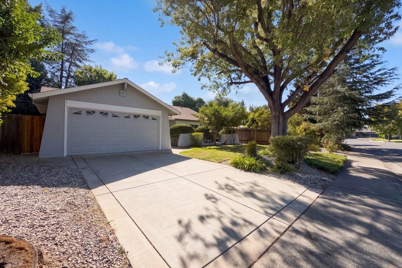 Photo 32 of 36 of 6800 Havenhurst Dr, Sacramento, CA
