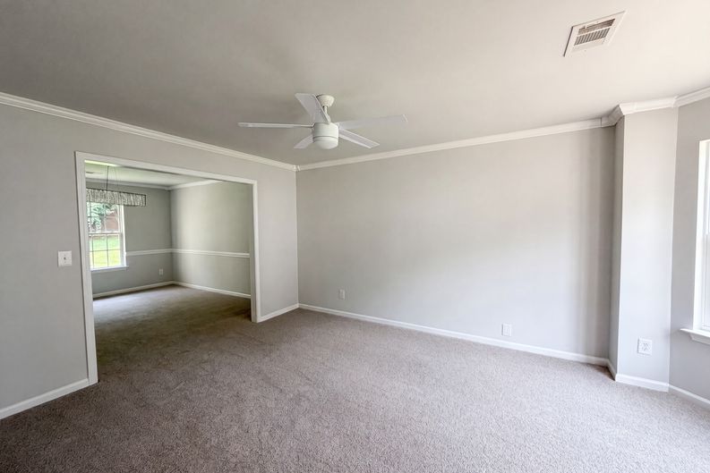 Photo 9 of 23 of 4024 Fifendrum Ln, Charlotte, NC