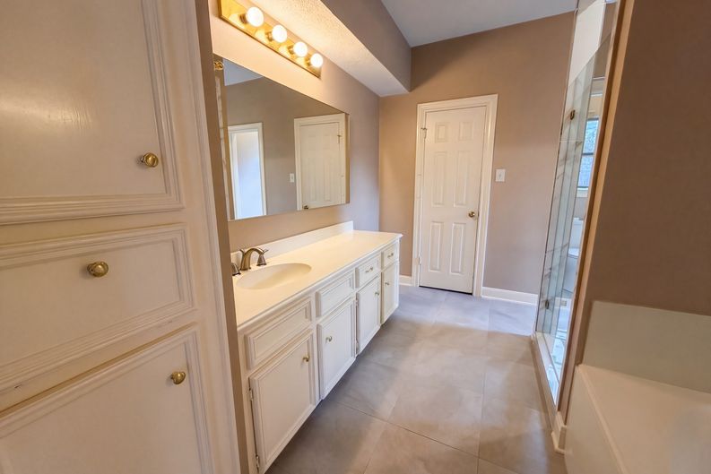 Photo 18 of 29 of 17418 Wilton Park Ct, Spring, TX