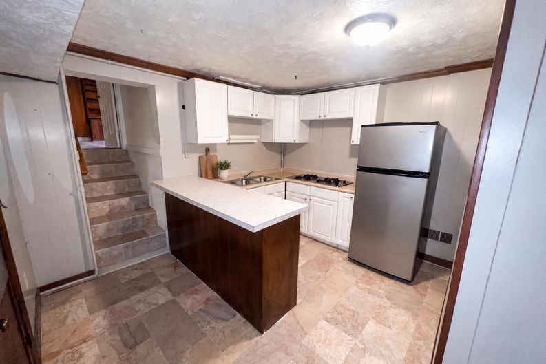 Photo 12 of 29 of 1600 Donora Ct, Henrico, VA