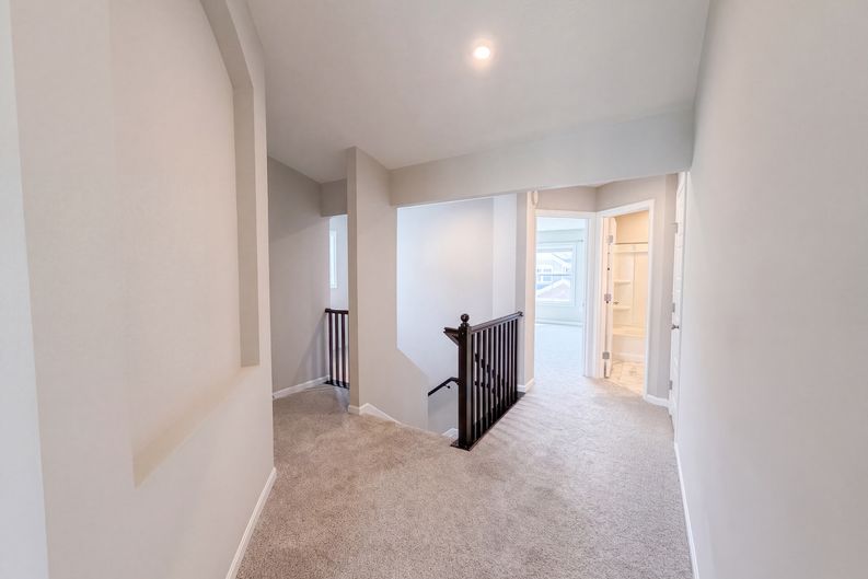 Photo 6 of 19 of 4370 Waters Edge Ln, Lebanon, OH