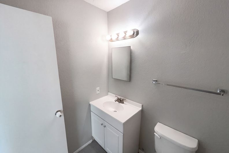 Photo 16 of 23 of 9646 Ivy Plain Dr, San Antonio, TX
