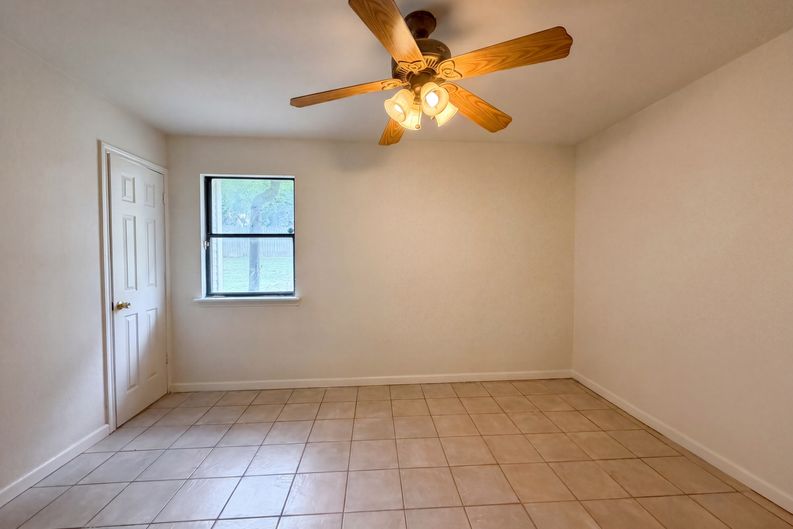 Photo 4 of 16 of 912 Hackberry St, Copperas Cove, TX