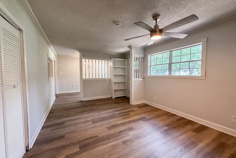 Photo 15 of 24 of 3704 Meadowview Dr, Lithia Springs, GA