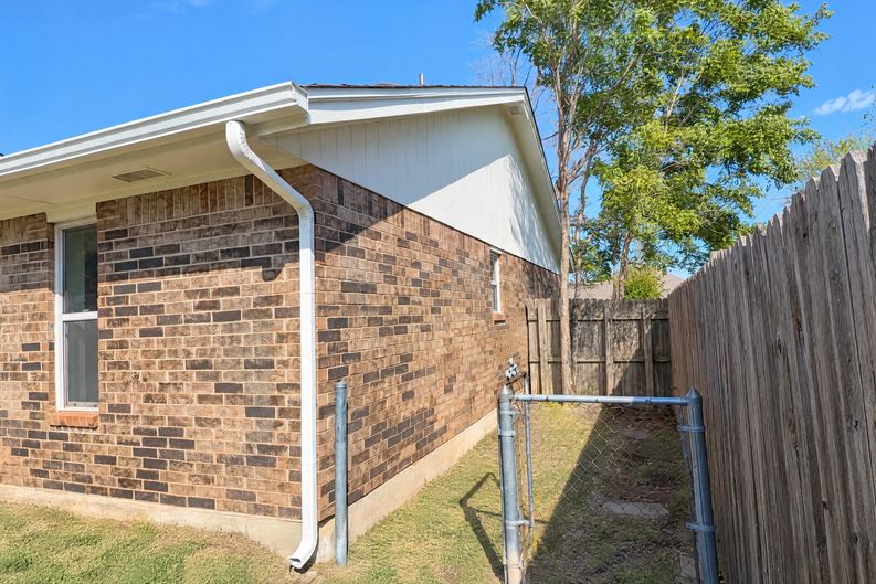 Photo 32 of 33 of 2120 Lazy Brook Trl, Edmond, OK
