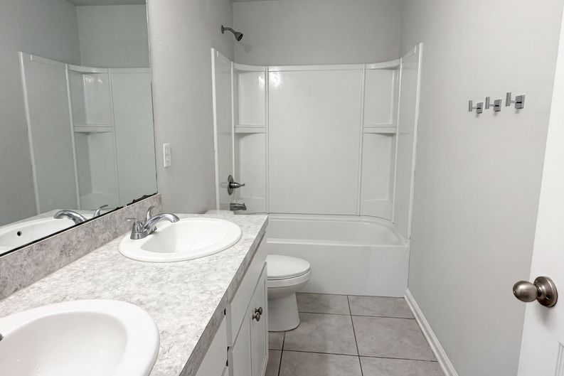 Photo 6 of 25 of 95443 Woodbridge Pkwy, Fernandina Beach, FL