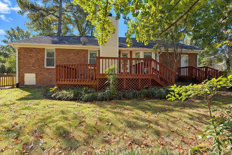 Photo 5 of 16 of 1290 Arailia Dr, Fayetteville, NC