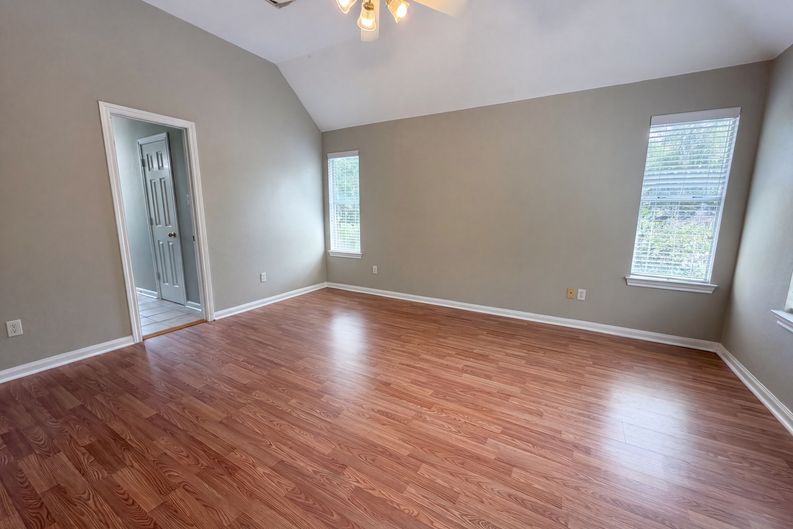 Photo 12 of 21 of 12159 Hawthorne Dr, Montgomery, TX