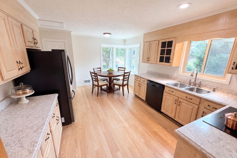 Photo 11 of 40 of 3962 Spalding Holw, Peachtree Corners, GA