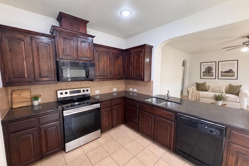 Photo 8 of 21 of 1728 Jacona Trl, Fort Worth, TX