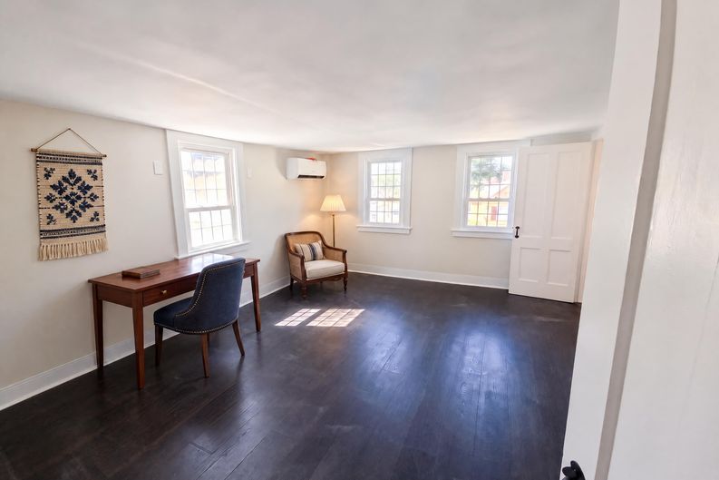 Photo 15 of 19 of 1026 Forbes St, East Hartford, CT