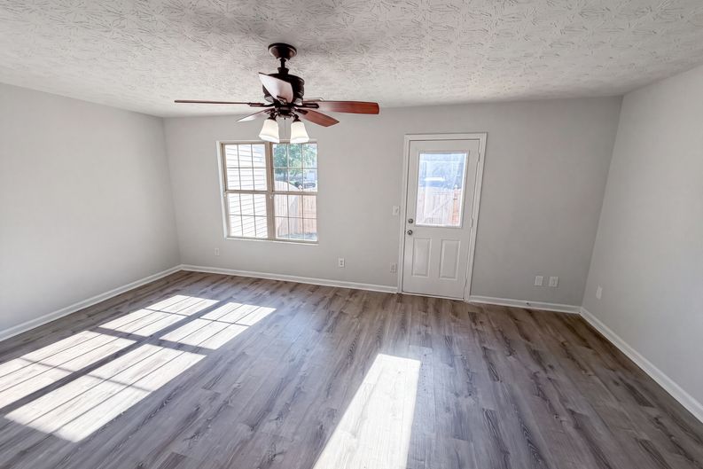 Photo 3 of 14 of 7202 Gotland St, Union City, GA
